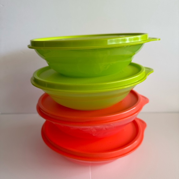 Tupperware - Picture 1 of 3